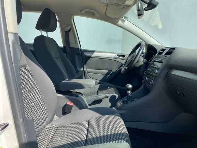 Volkswagen Golf 1.6 TDCi Bluemotion 105cv   - Foto 11