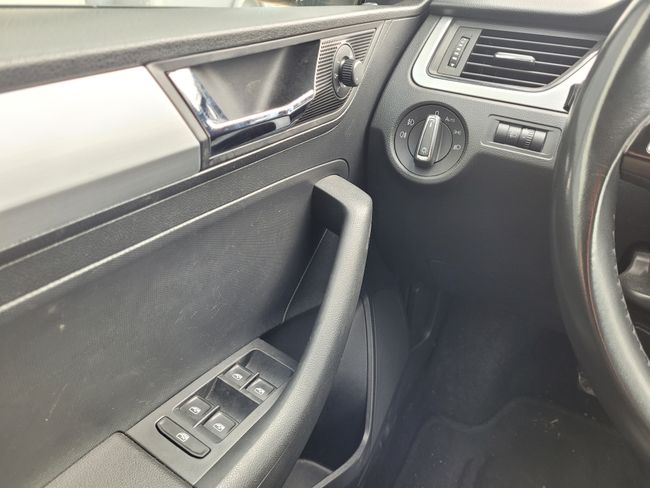 Skoda Spaceback 1.0 TSI 70KW (95CV) AMBITION   - Foto 17