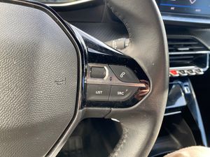 Peugeot 2008 1.2 Allure Pack Puretech 130S&S 6 Vel.  - Foto 16