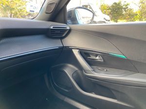 Peugeot 2008 1.2 Allure Pack Puretech 130S&S 6 Vel.  - Foto 18