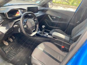 Peugeot 2008 1.2 Allure Pack Puretech 130S&S 6 Vel.  - Foto 8