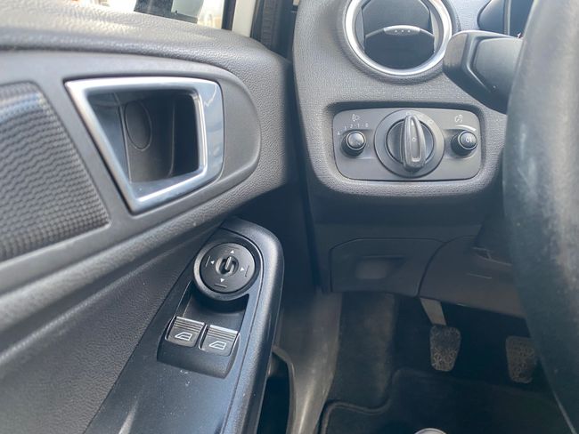 Ford Fiesta 3p Trend 1.5 TDCi 75 CV  - Foto 13