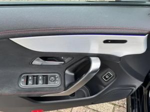 Mercedes CLA E AMG line. Híbrido enchufable.  - Foto 11