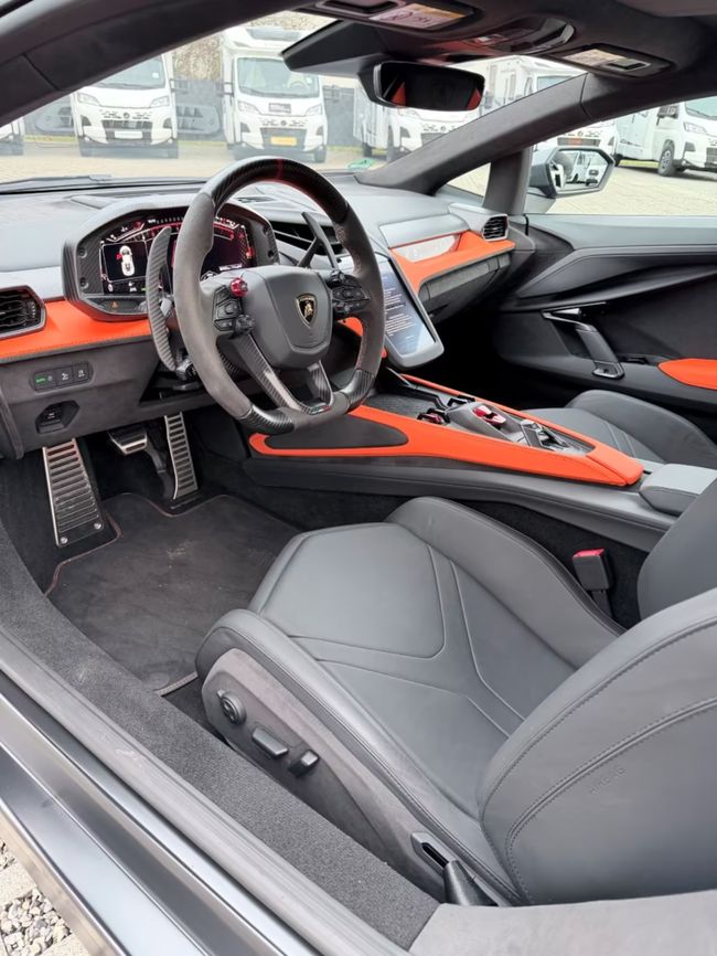 Lamborghini Revuelto Altanero V12 6.5  - Foto 4