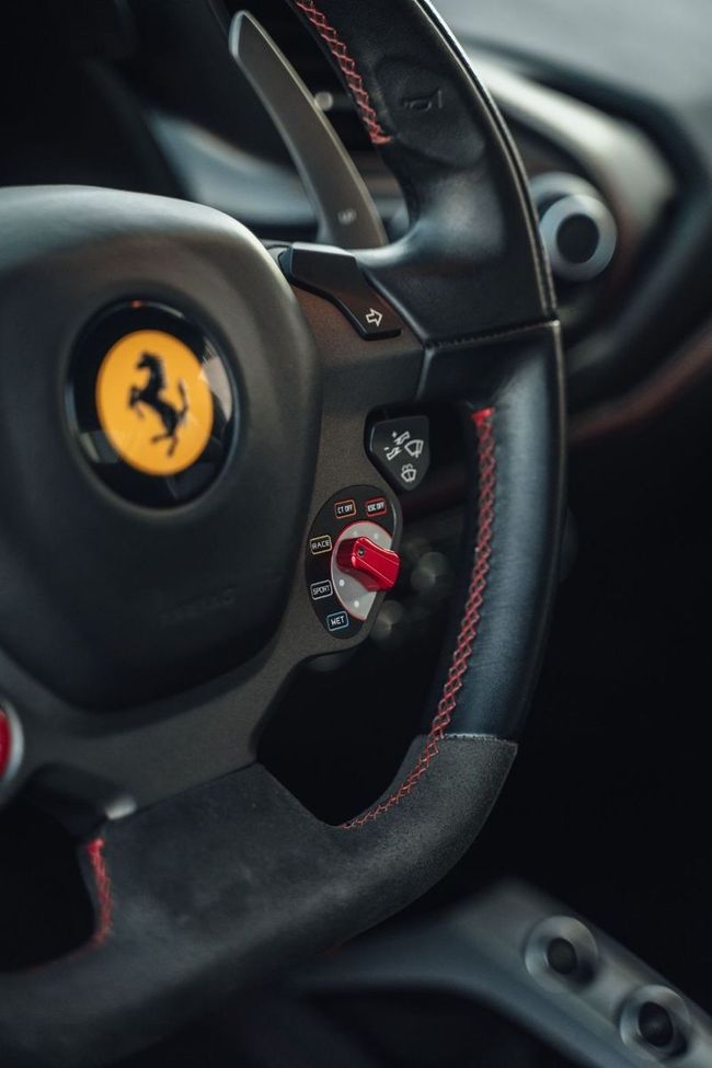 Ferrari 488 GTB  - Foto 10