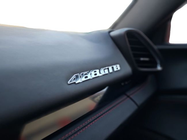 Ferrari 488 GTB  - Foto 25