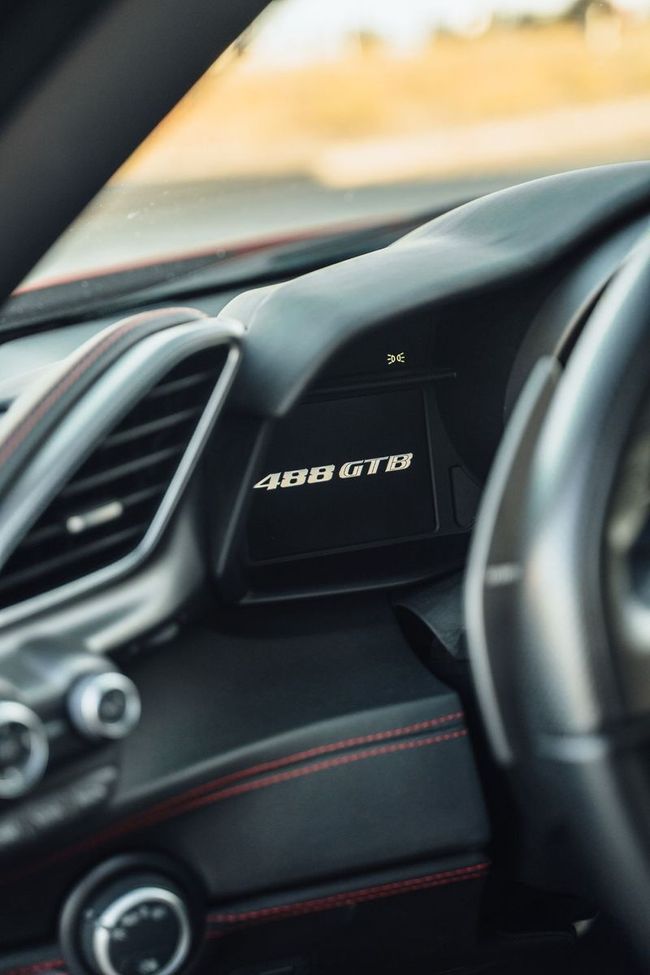 Ferrari 488 GTB  - Foto 8