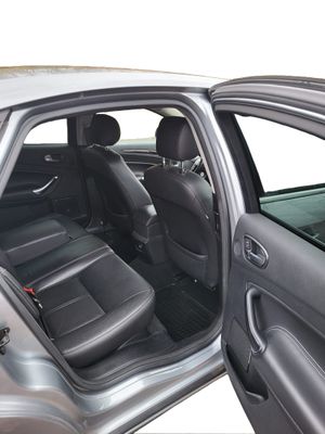 Ford Mondeo Ghia   - Foto 12