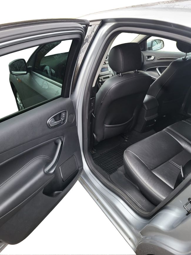 Ford Mondeo Ghia   - Foto 6