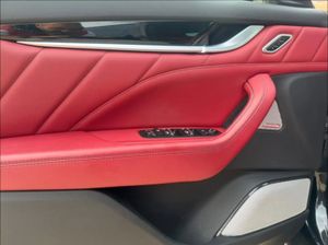 Maserati Levante Modena  - Foto 17