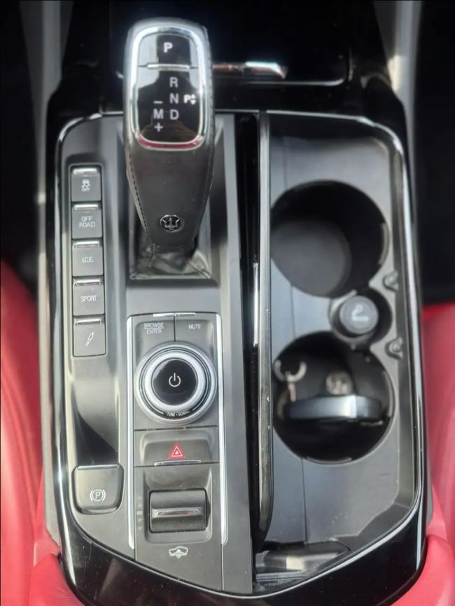 Maserati Levante Modena  - Foto 14