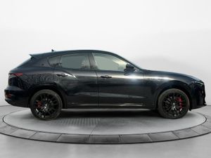 Maserati Levante Modena  - Foto 8