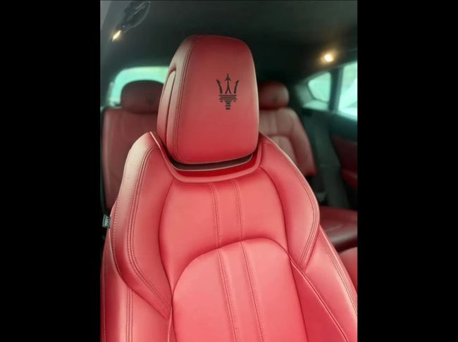 Maserati Levante Modena  - Foto 21