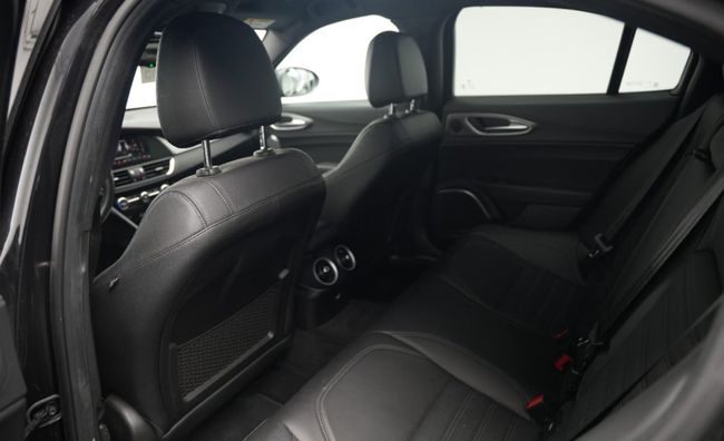Alfa Romeo Giulia Veloce Q4  - Foto 24