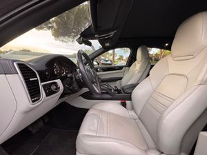 PORSCHE CAYENNE COUPE E-HYBRID — ESTADO IMPECABLE  - Foto 6