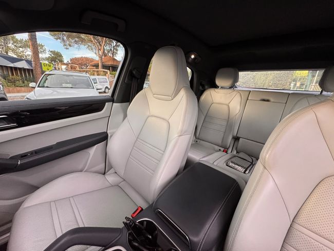 PORSCHE CAYENNE COUPE E-HYBRID — ESTADO IMPECABLE  - Foto 9