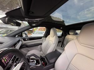 PORSCHE CAYENNE COUPE E-HYBRID — ESTADO IMPECABLE  - Foto 8