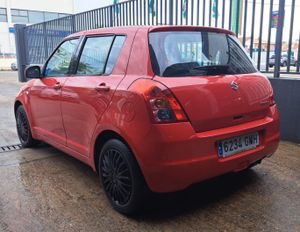 Suzuki Swift 1.3i  GL 5 puertas   - Foto 15