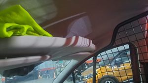 Ford Transit Courier 1.5TDCi Trend  100cv  - Foto 12