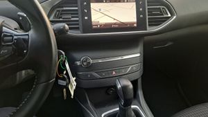 Peugeot 308 5p Style BlueHDi 130 S&S EAT8  - Foto 10