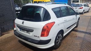Peugeot 308 SW Confort 1.6 HDi 110 FAP 6 vel.  - Foto 8