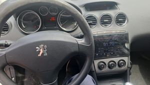 Peugeot 308 SW Confort 1.6 HDi 110 FAP 6 vel.  - Foto 17
