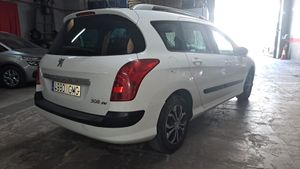 Peugeot 308 SW Confort 1.6 HDi 110 FAP 6 vel.  - Foto 20