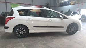 Peugeot 308 SW Confort 1.6 HDi 110 FAP 6 vel.  - Foto 21