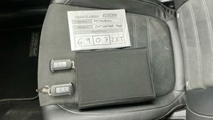 Mitsubishi Outlander PHEV Kaiteki 4WD  - Foto 15