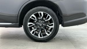 Mitsubishi Outlander PHEV Kaiteki 4WD  - Foto 11