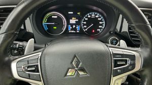 Mitsubishi Outlander PHEV Kaiteki 4WD  - Foto 10