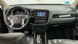 Mitsubishi Outlander PHEV Kaiteki 4WD  - Foto 6