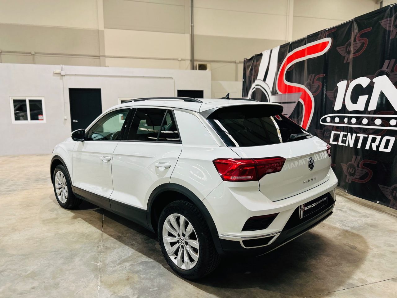 Volkswagen T-Roc 1.6TDI Advance   - Foto 1