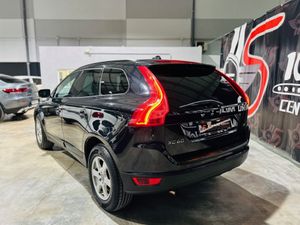 Volvo XC60 D4 Kinetic Auto   - Foto 3