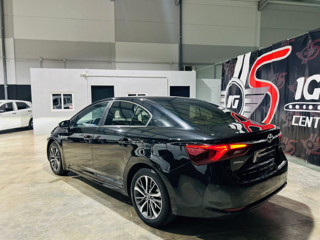 Toyota Avensis 150D Advance   - Foto 1
