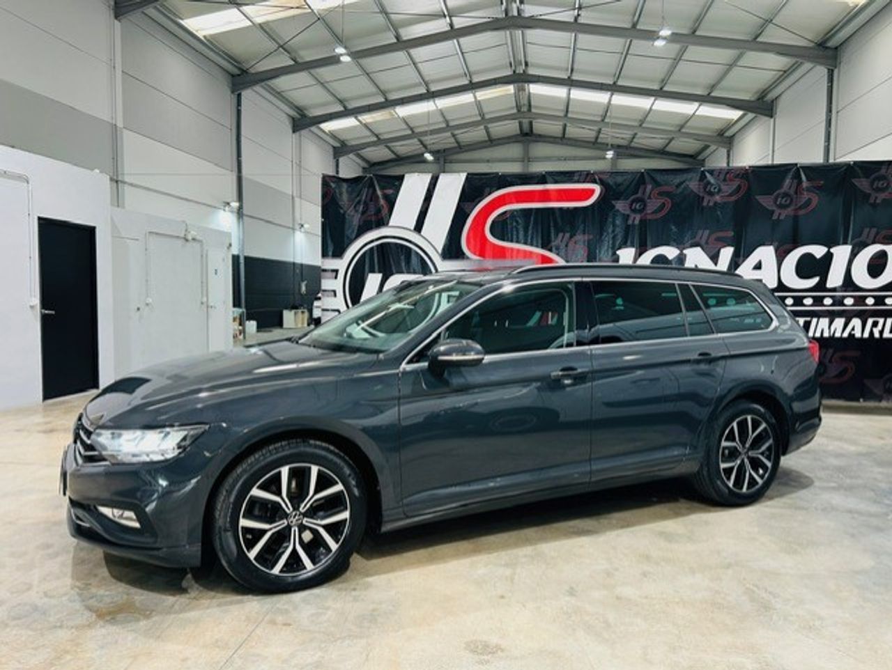 Volkswagen Passat Variant 2.0TDI Executive DSG   - Foto 1