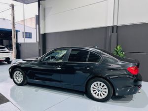 BMW Serie 3 318d  - Foto 3
