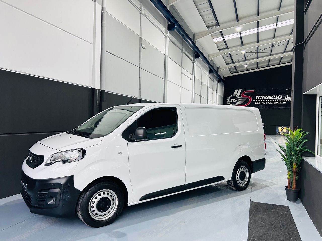 Peugeot Expert 1.5 Hdi Pro Long  - Foto 1