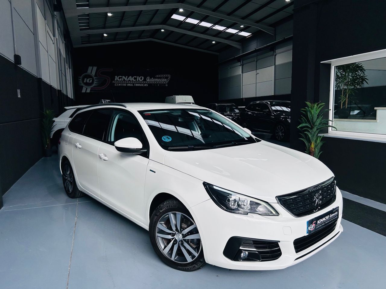 Peugeot 308 SW Style BlueHdi 130  - Foto 1