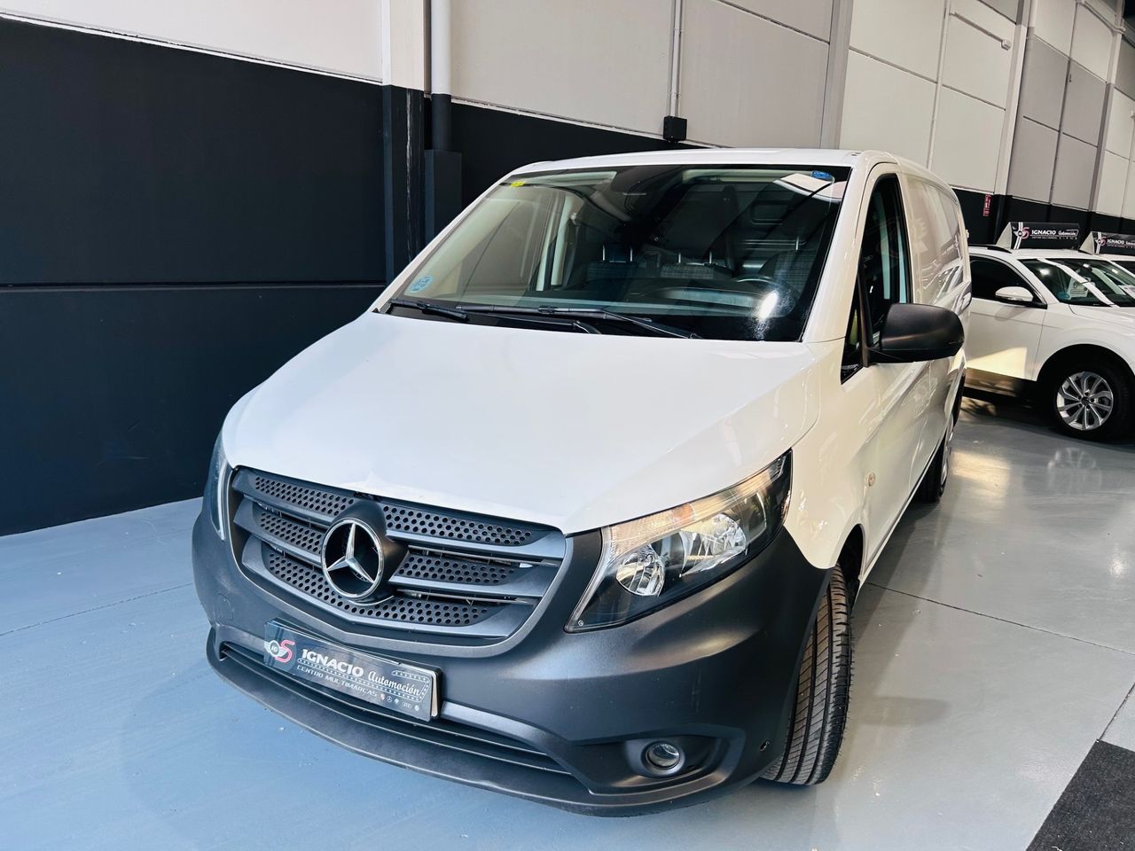 Mercedes Vito 111CDI Furgon Largo  - Foto 1