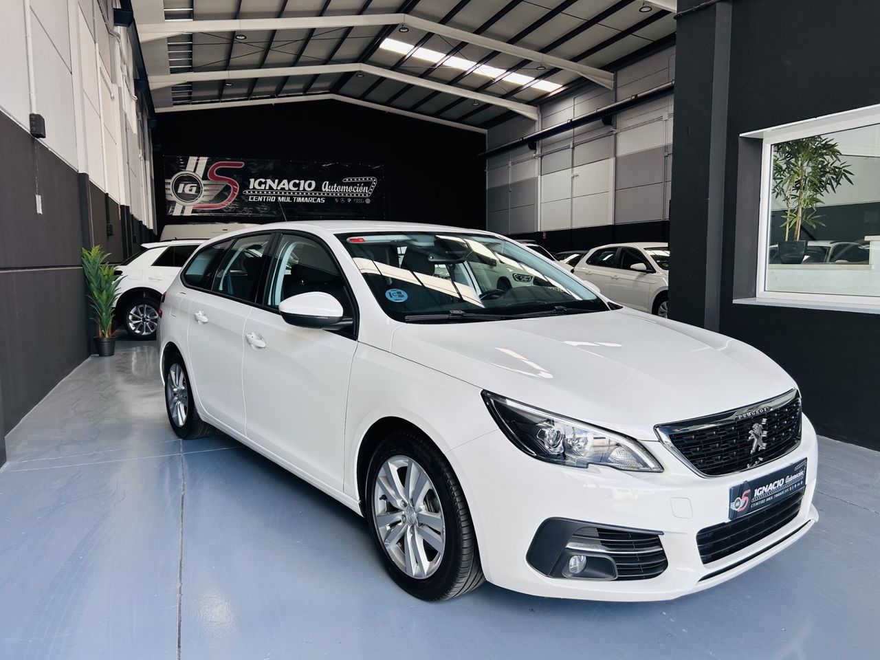 Peugeot 308 SW 1.5 Bluehdi Active  - Foto 1
