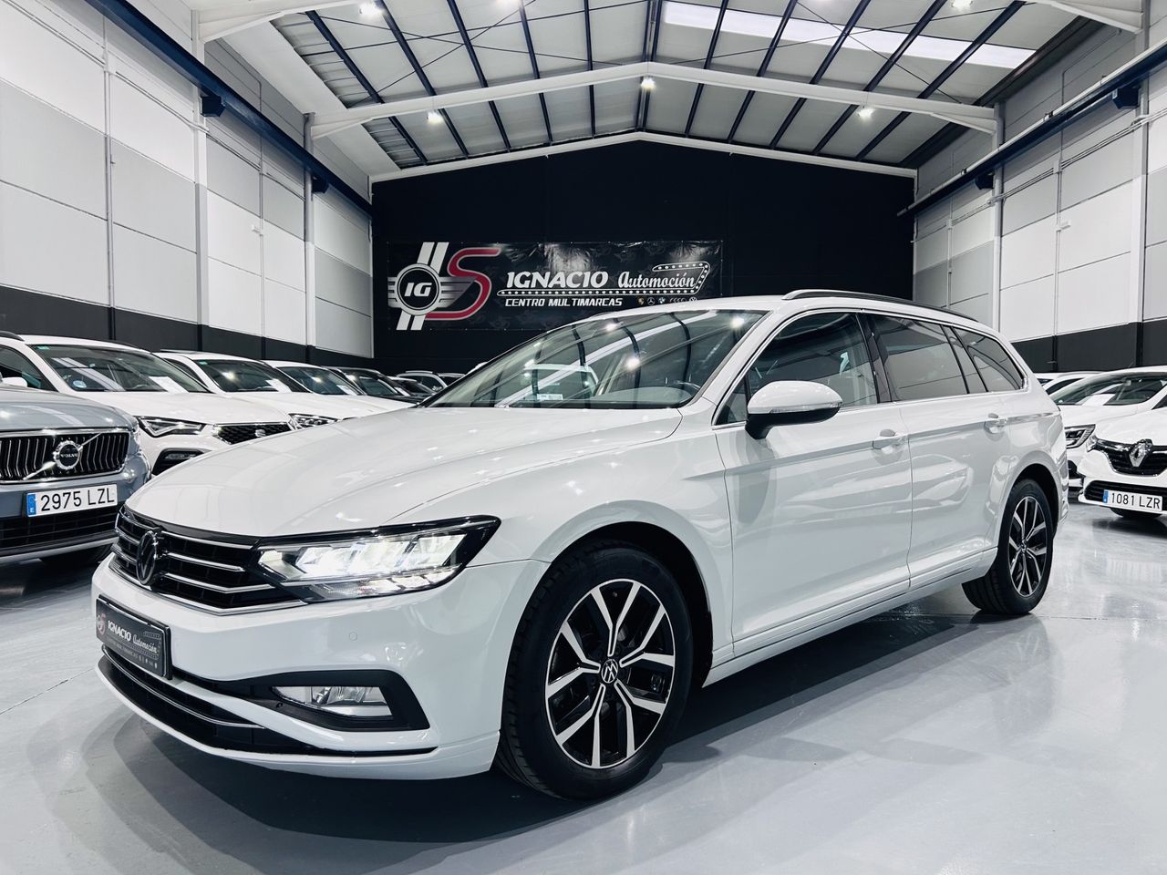 Volkswagen Passat Variant Executive 2.0 TDI 110 kW  - Foto 1