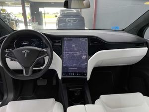 Tesla Model X Long Range Raven Plus 6p 45.300e neto - Foto 10