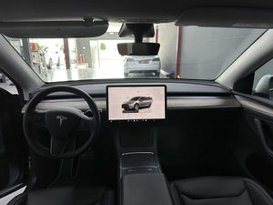 Tesla Model Y RWD - Foto 10
