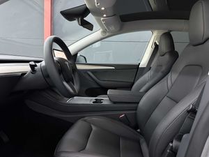 Tesla Model Y RWD 32.980e neto - Foto 8