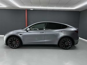 Tesla Model Y Performance Dual Motor 32.800 neto FSD - Foto 3