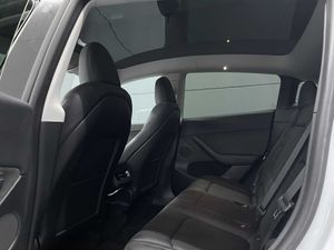 Tesla Model Y RWD 25.200e neto - Foto 9