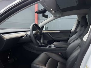 Tesla Model Y RWD 25.200e neto - Foto 8