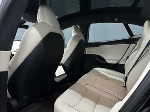 Tesla Model S Plaid 1020hp Tri Motor EAP 60.700e neto - Foto 13