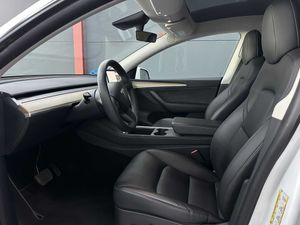 Tesla Model Y Dual Motor Gran Autonomía AP Mejorado y Bola - Foto 8